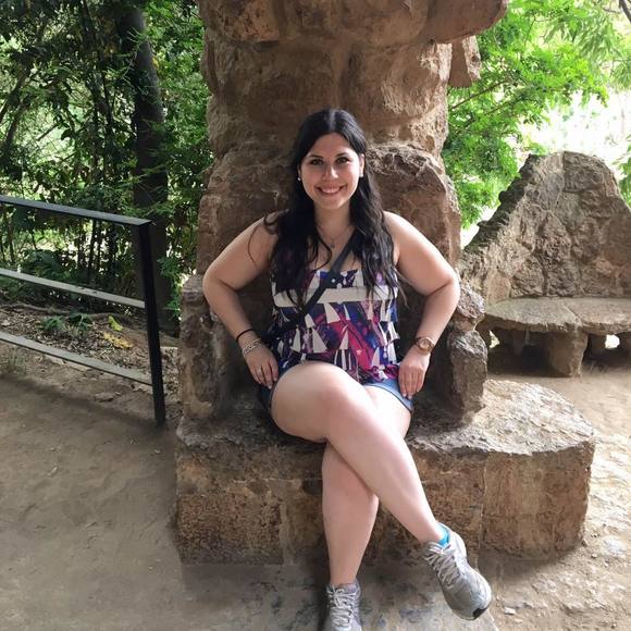 Meet your Posher, Stephanie - Picture 1 of 1